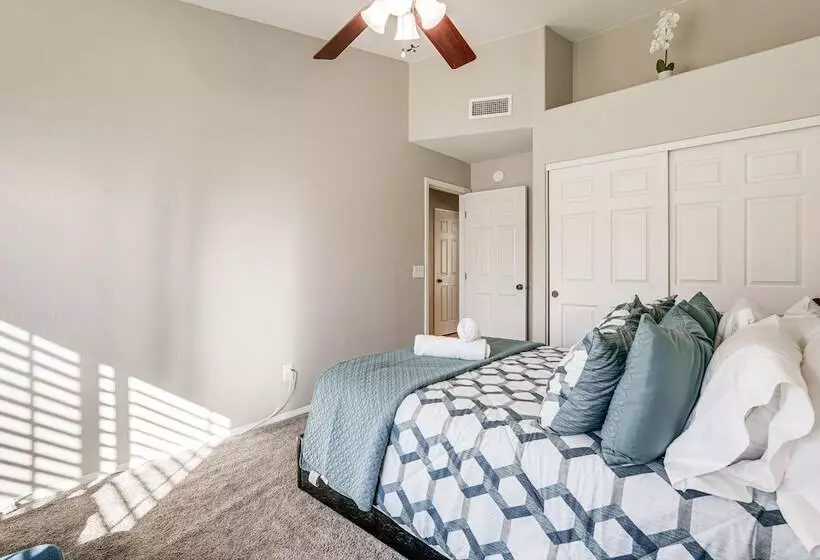 Lovely Gilbert Home W/ Heated Pool: 3 Mi To Dtwn!