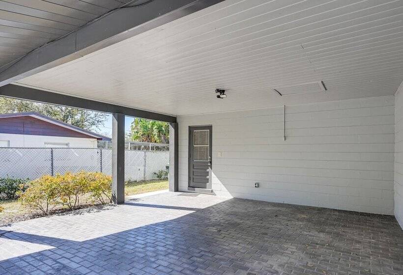 Mid Century Modern Lakeland Retreat W/ Smart Tv!