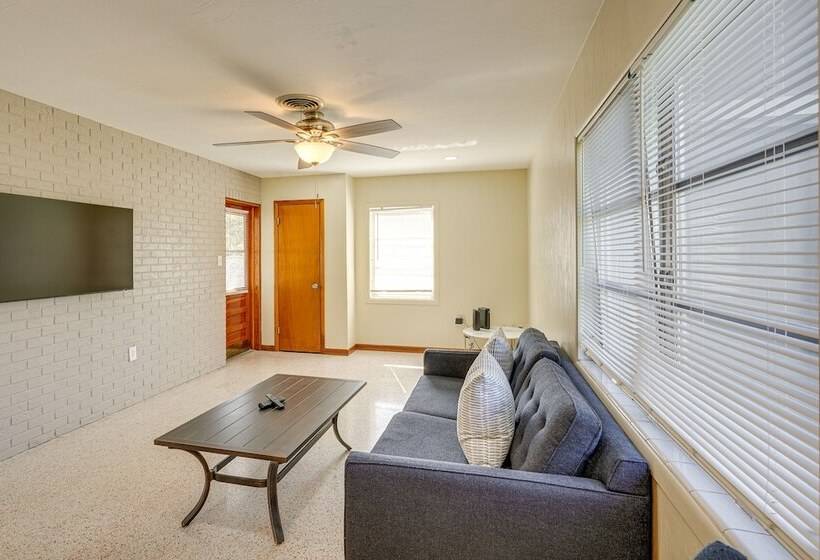 Mid Century Modern Lakeland Retreat W/ Smart Tv!