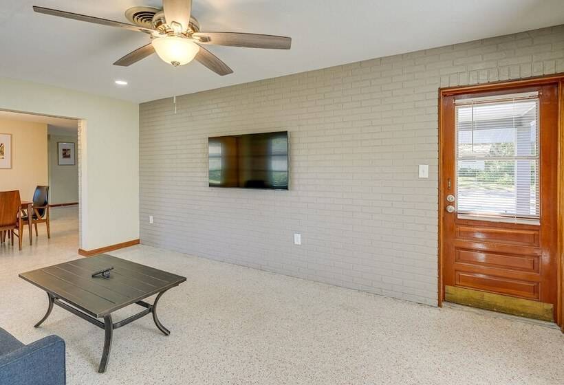 Mid Century Modern Lakeland Retreat W/ Smart Tv!