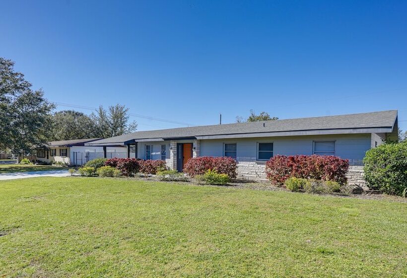 Mid Century Modern Lakeland Retreat W/ Smart Tv!