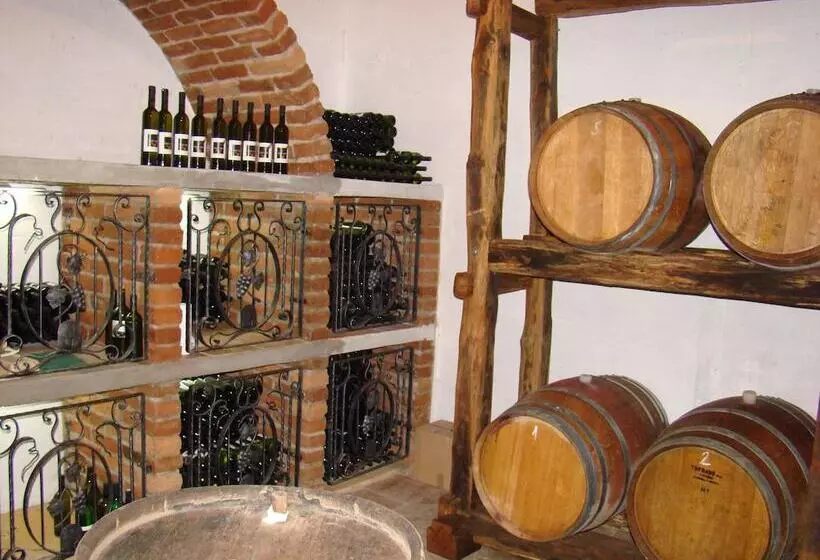 Majatalo Agrotourism Vinia