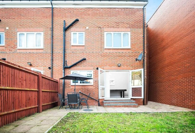 Rezydencja Comforts & Home Conveniences  Sleeps 8