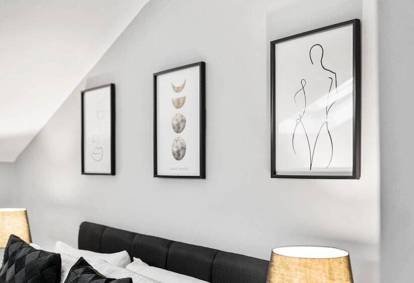 Rezydencja Comforts & Home Conveniences  Sleeps 8