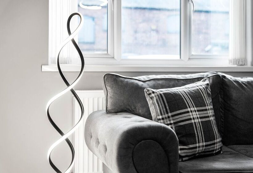 Rezydencja Comforts & Home Conveniences  Sleeps 8