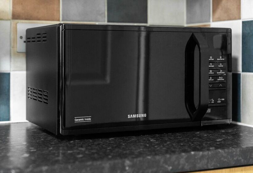 Rezydencja Comforts & Home Conveniences  Sleeps 8