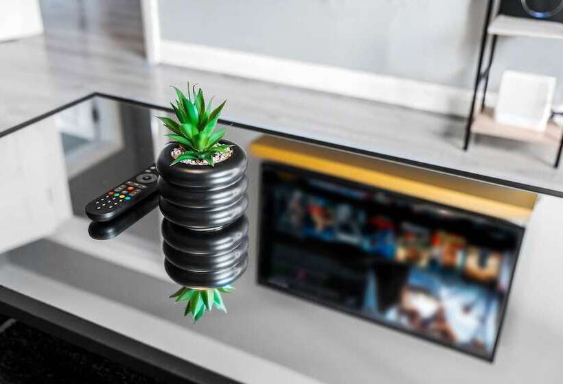 Rezydencja Comforts & Home Conveniences  Sleeps 8