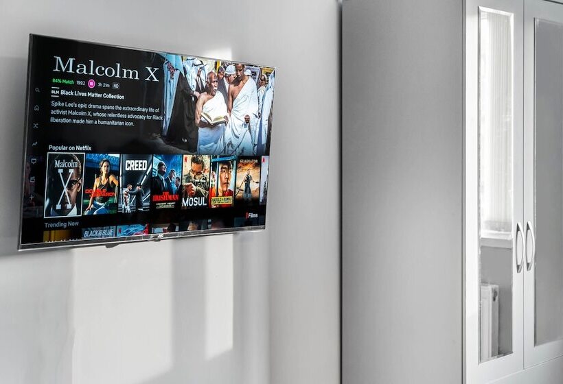 Rezydencja Comforts & Home Conveniences  Sleeps 8