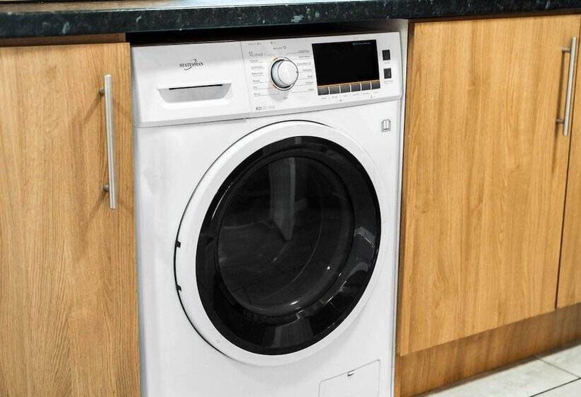 Rezydencja Comforts & Home Conveniences  Sleeps 8