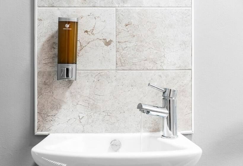 Rezydencja Comforts & Home Conveniences  Sleeps 8