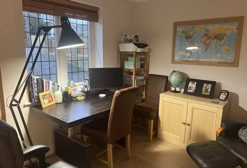 Residenssi Remarkable 3 Bed House In Netley Abbey Southampton