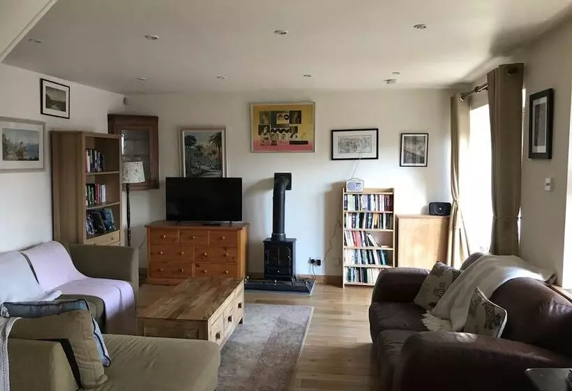 Riverlea Coach House