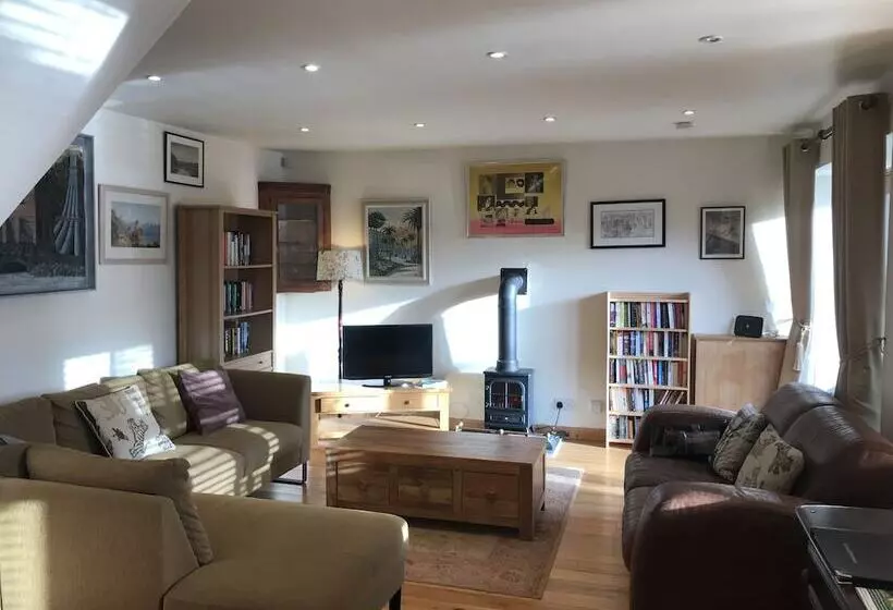 Riverlea Coach House