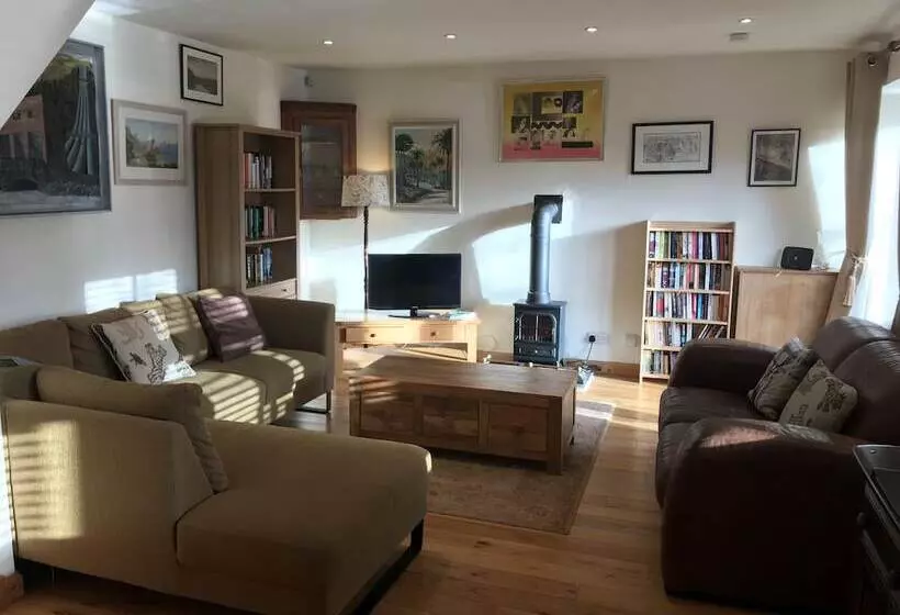 Riverlea Coach House