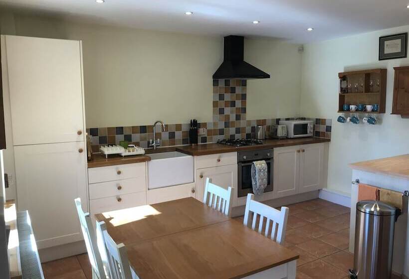 Riverlea Coach House