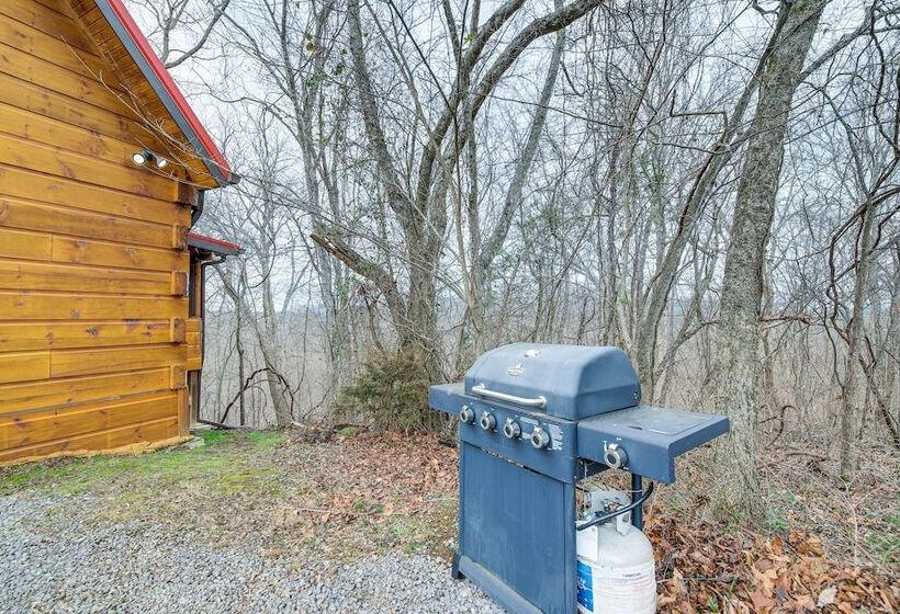 Sevierville Log Cabin W/ Hot Tub Near Dollywood!