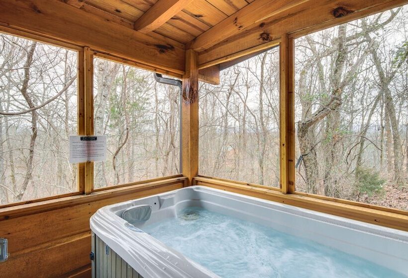 Sevierville Log Cabin W/ Hot Tub Near Dollywood!