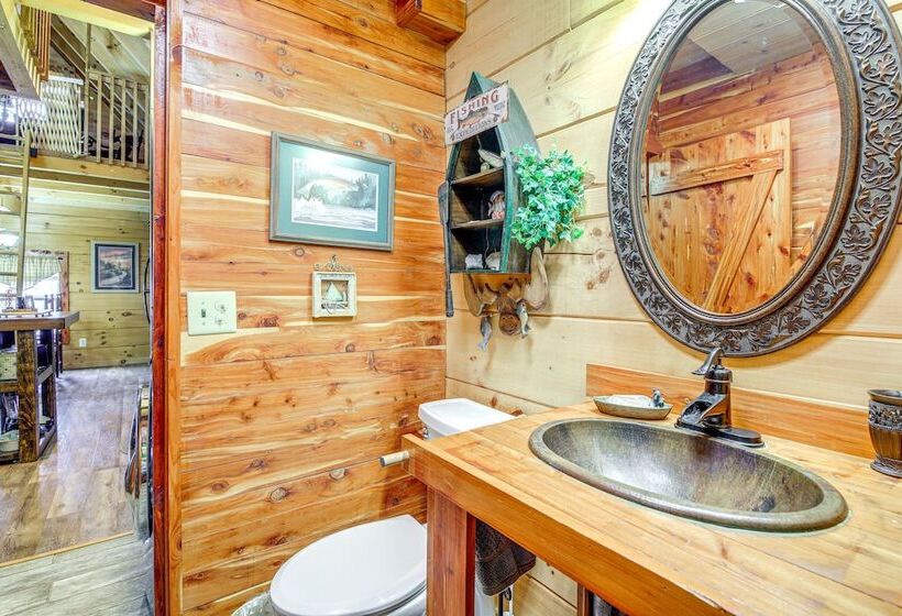 Sevierville Log Cabin W/ Hot Tub Near Dollywood!