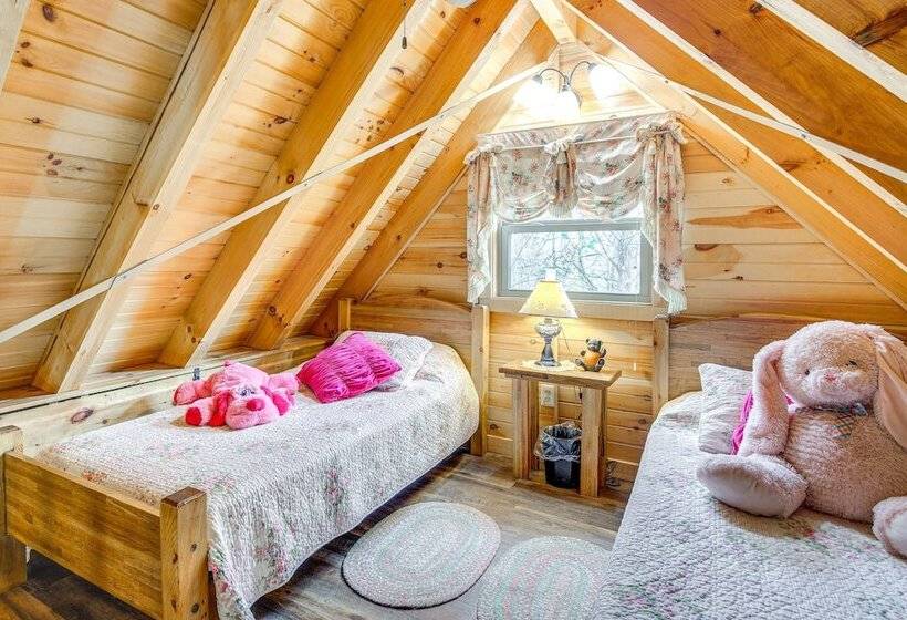 Sevierville Log Cabin W/ Hot Tub Near Dollywood!