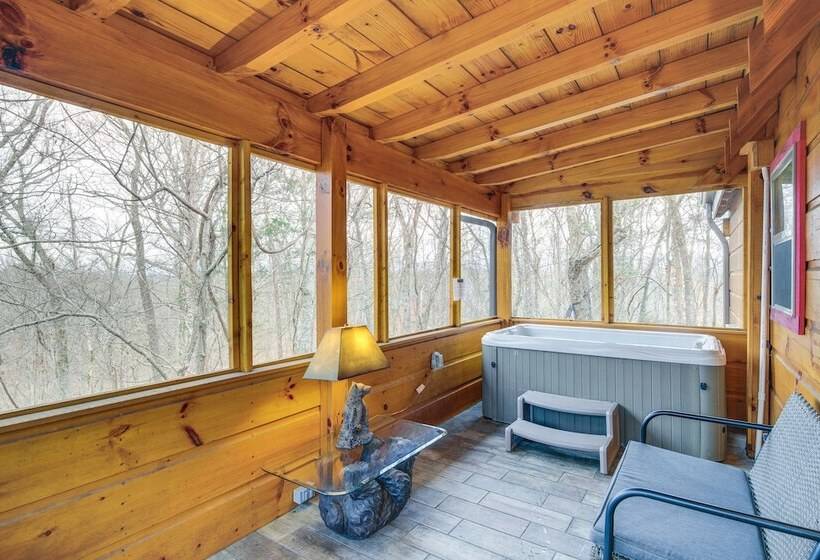 Sevierville Log Cabin W/ Hot Tub Near Dollywood!