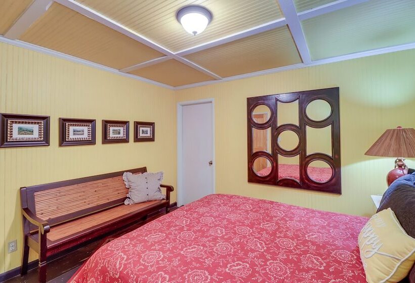 Spacious Cabin W/ Private Dock On White River!