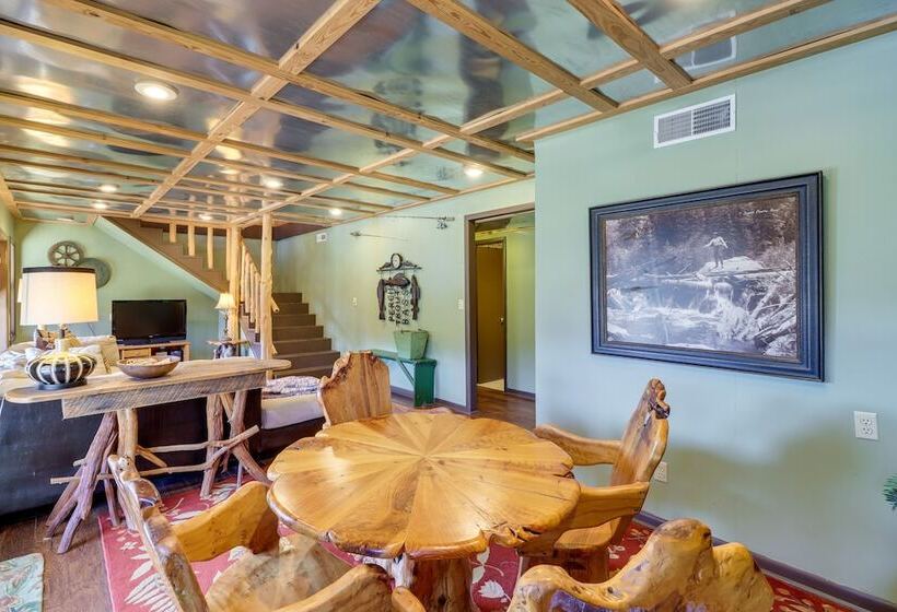 Spacious Cabin W/ Private Dock On White River!