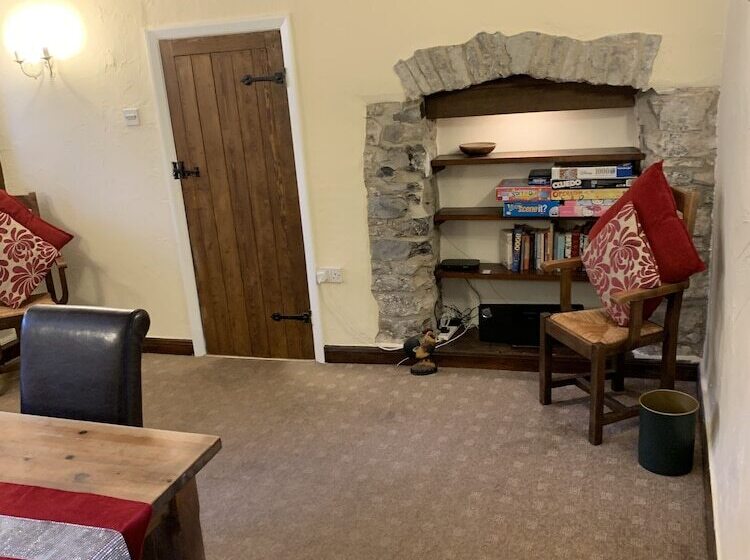 Superbly Appointed 3 Bedrooms And 3 Bathrooms