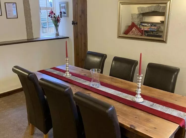 Superbly Appointed 3 Bedrooms And 3 Bathrooms