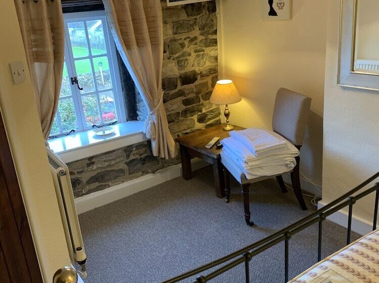 Superbly Appointed 3 Bedrooms And 3 Bathrooms