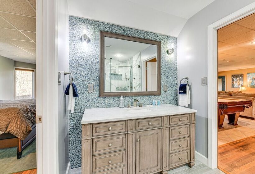 Waterfront Lake Norman Retreat W/ Dock + Hot Tub!