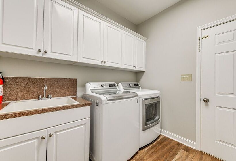 Waterfront Lake Norman Retreat W/ Dock + Hot Tub!