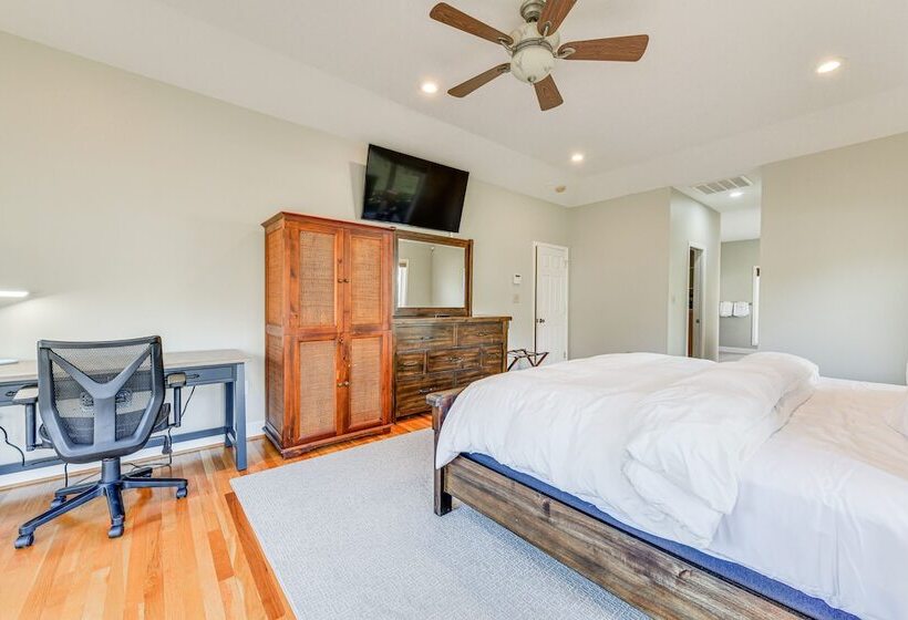 Waterfront Lake Norman Retreat W/ Dock + Hot Tub!