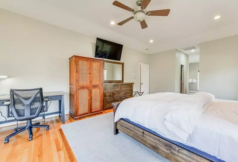 Waterfront Lake Norman Retreat W/ Dock + Hot Tub!