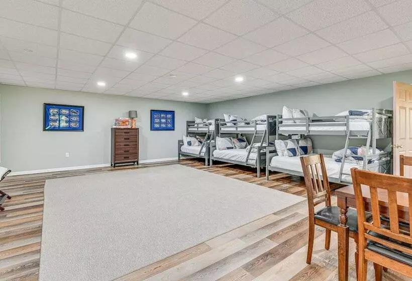 Waterfront Lake Norman Retreat W/ Dock + Hot Tub!