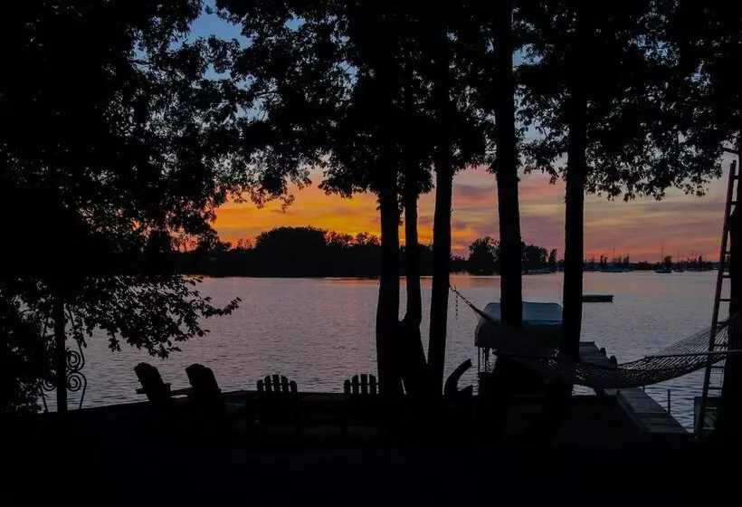 Waterfront North Hero Home W/ Screened Porch