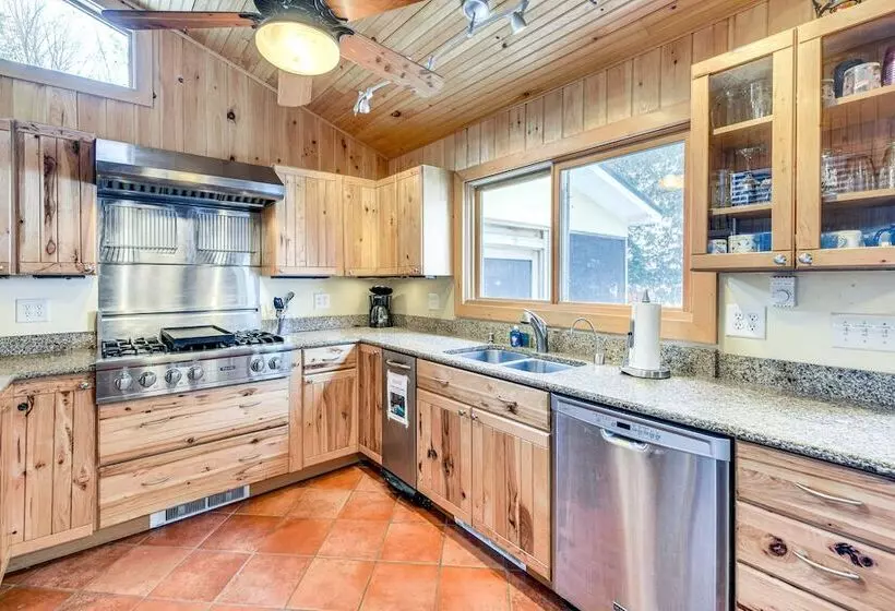 Waterfront North Hero Home W/ Screened Porch