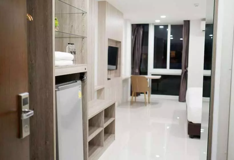 هتل Bears Den Pattaya