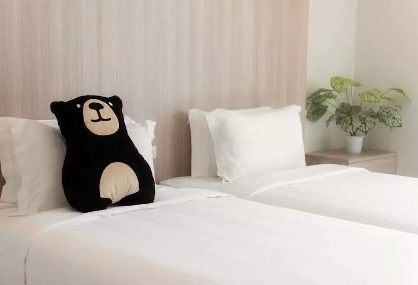 هتل Bears Den Pattaya