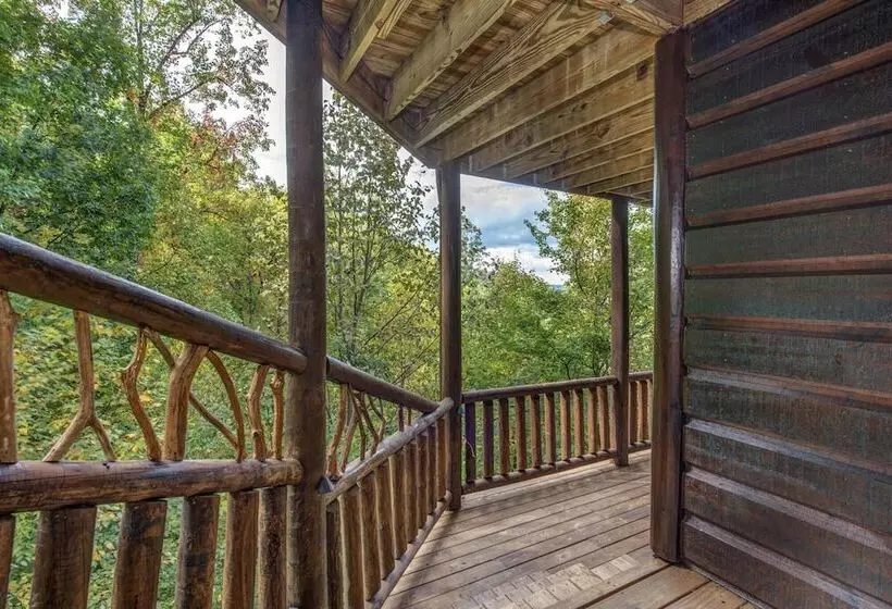 Cabin W/ Hot Tub, Theater & Views   Sleeps 22