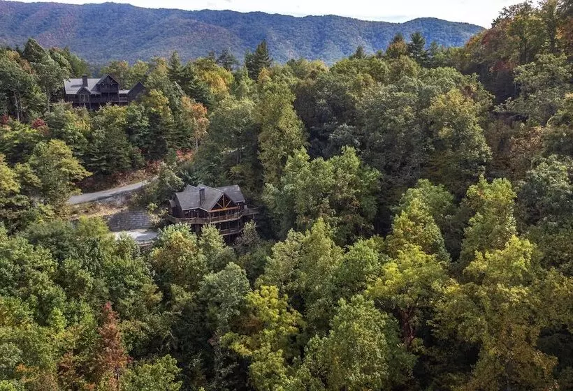 Cabin W/ Hot Tub, Theater & Views   Sleeps 22