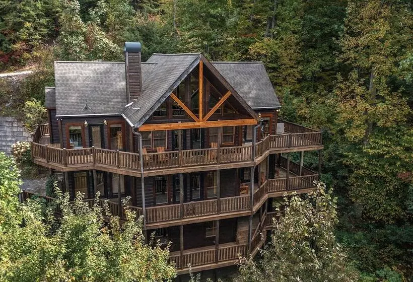 Cabin W/ Hot Tub, Theater & Views   Sleeps 22