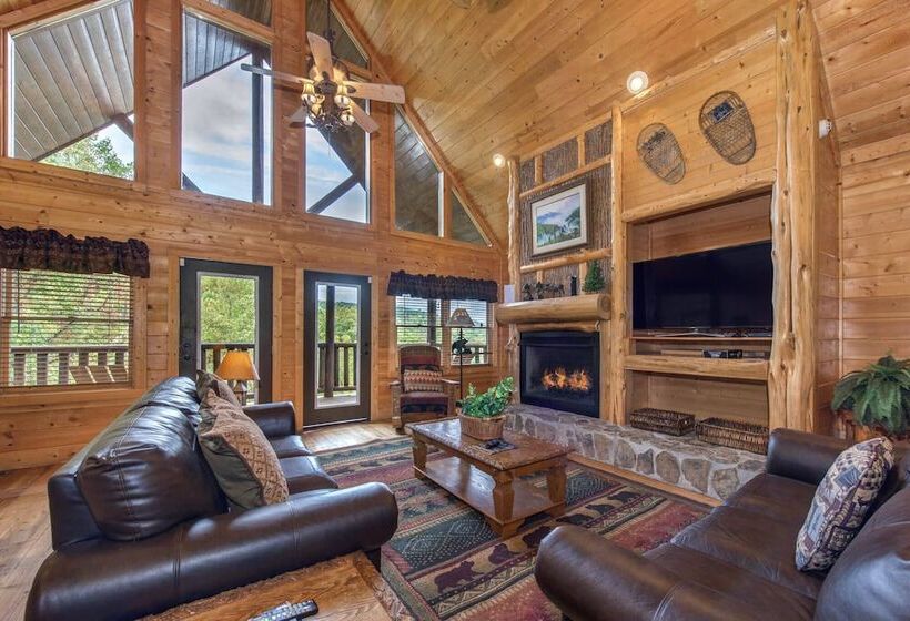 Cabin W/ Hot Tub, Theater & Views Sleeps 22