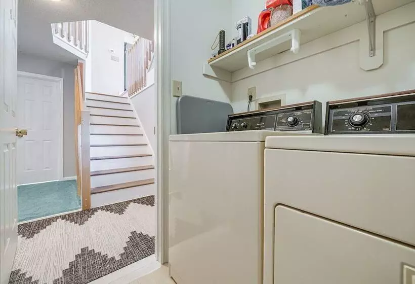 Charming Nags Head Retreat: Half Mi To State Park!