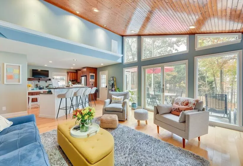 Cheerful Lake Wylie Home With Fire Pit!