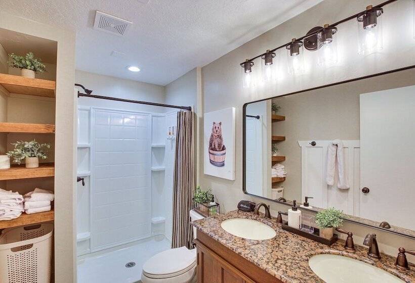 Garden City Vacation Rental, Walk To Public Beach!