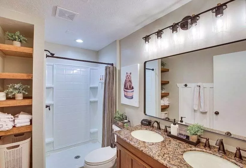 Garden City Vacation Rental, Walk To Public Beach!