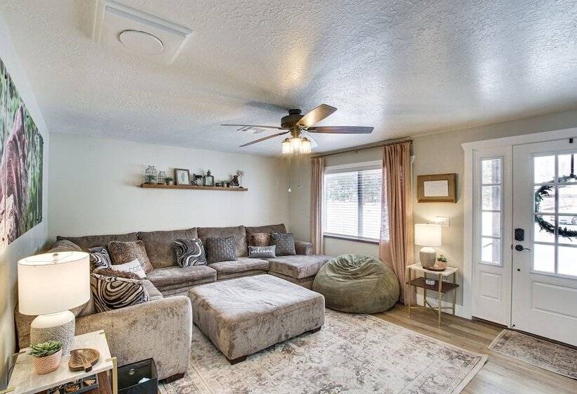 Garden City Vacation Rental, Walk To Public Beach!