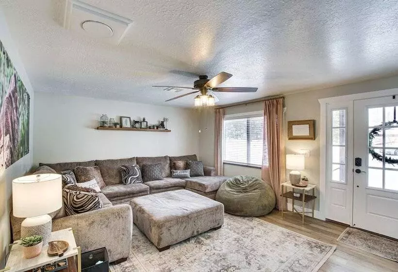 Garden City Vacation Rental, Walk To Public Beach!