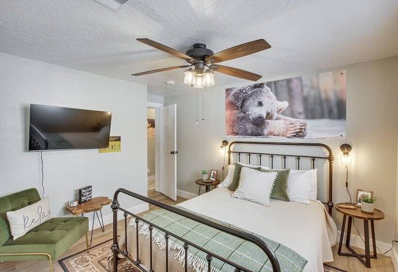 Garden City Vacation Rental, Walk To Public Beach!