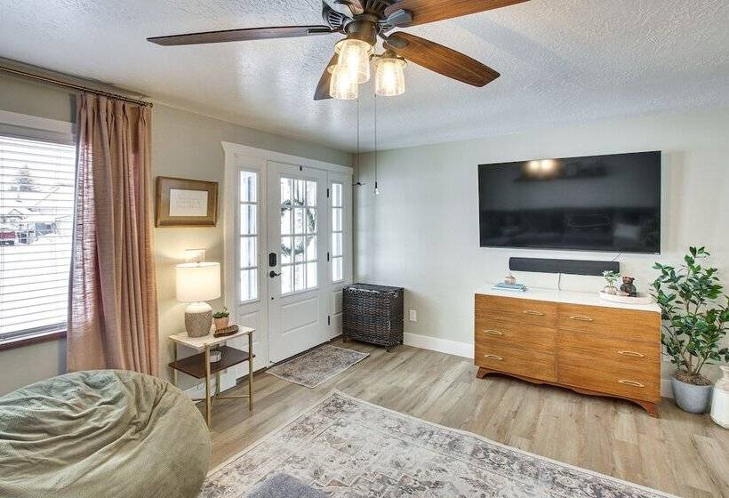 Garden City Vacation Rental, Walk To Public Beach!